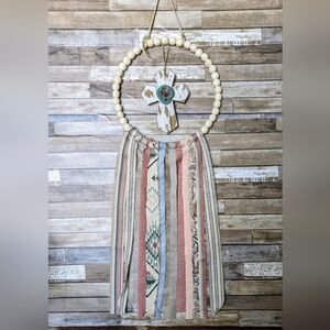 NWT Handcrafted Shabby Chic Beaded Dreamcatcher With Wooden Cross & Beads